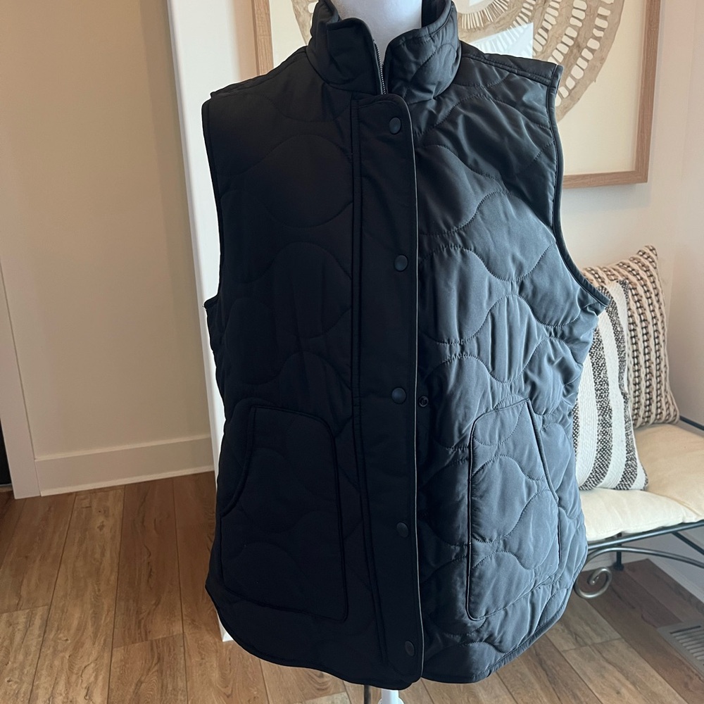 Croft & Barrow Black Vest